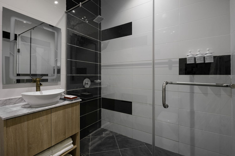 Bathroom 4, Mayhill Hotel, Eti-Osa