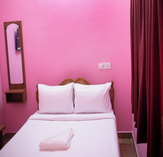 Room 3, Sri Siva Shankara Inn, Tiruvannamalai