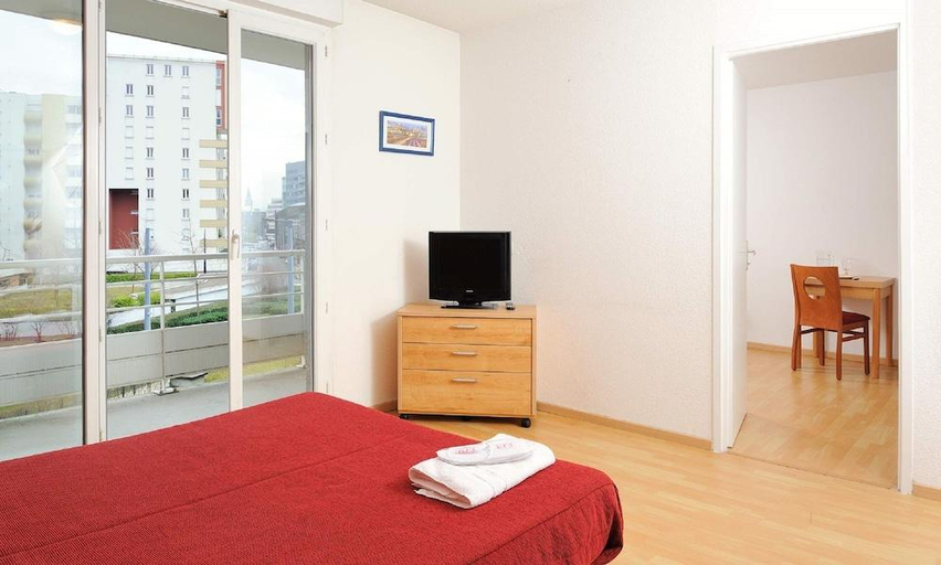 Bedroom 2, Sejours & Affaires Grenoble Marie Curie, Isère