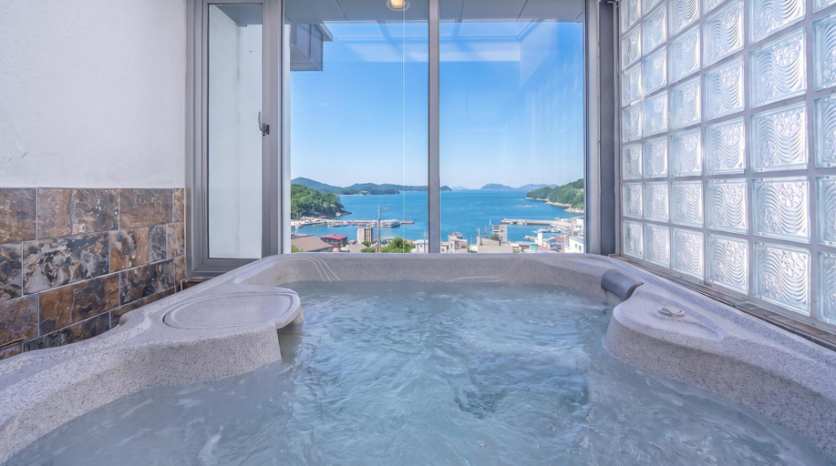 Bathroom, Geoje Ium Spa Pension / Sound & Sense, Geoje