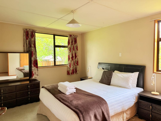 Bedroom 2, Kiwi Holidays in Cromwell, Central Otago