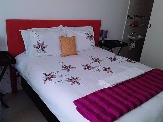 4, Ranks Apartments, Kweneng South