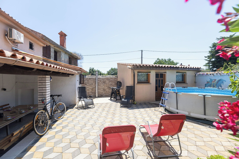Outdoor pool 4, House Bakic, Marčana