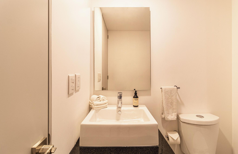 Bathroom 4, Kukun Reforma & Downtown, Mexico City