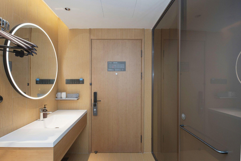 Bathroom 4, JI Hotel Shanghai Bao'an Road Metro Station, Shanghai