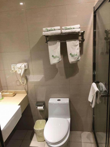 Bathroom 3, Vatica Hotel Wuxi Binhu District Shipin Center Yangming Industrial Area, Wuxi