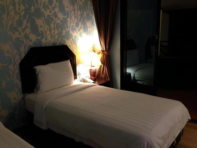 Bedroom 3, Mangrove Paradise Resort, Kota Batu
