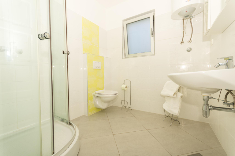 Bathroom, Tribunj Apartments, Vodice