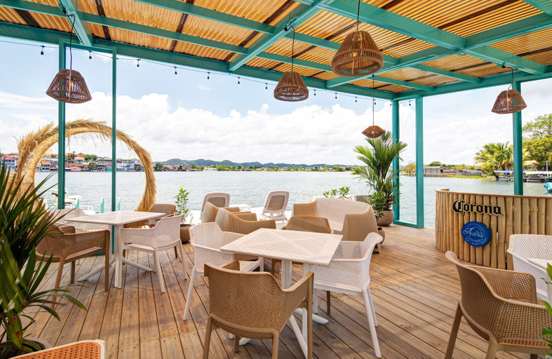 Outdoor dining 2, Casa Astral, Flores