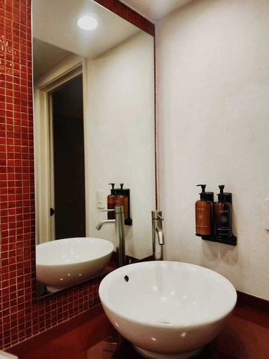 Bathroom 5, Fiesta Inn Xalapa, Coatepec