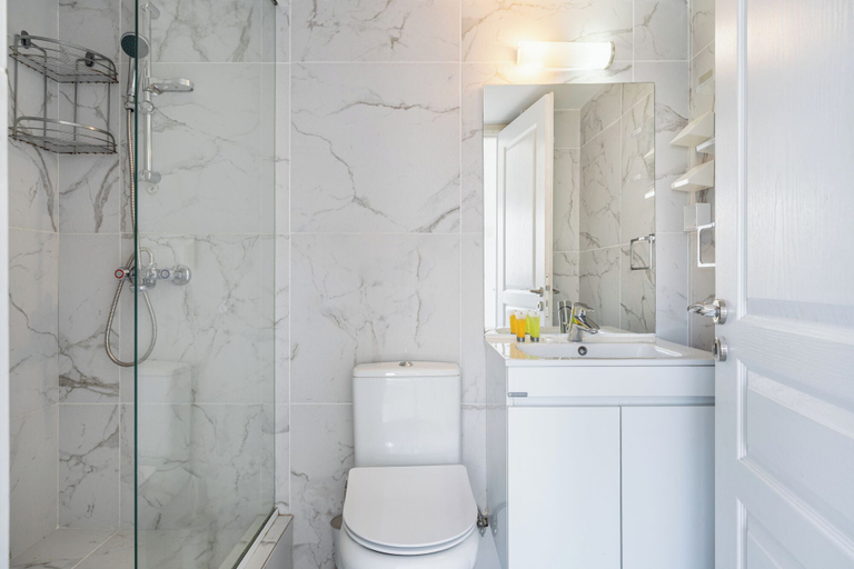 Bathroom, Miami Beach Seaview Suite Limassol