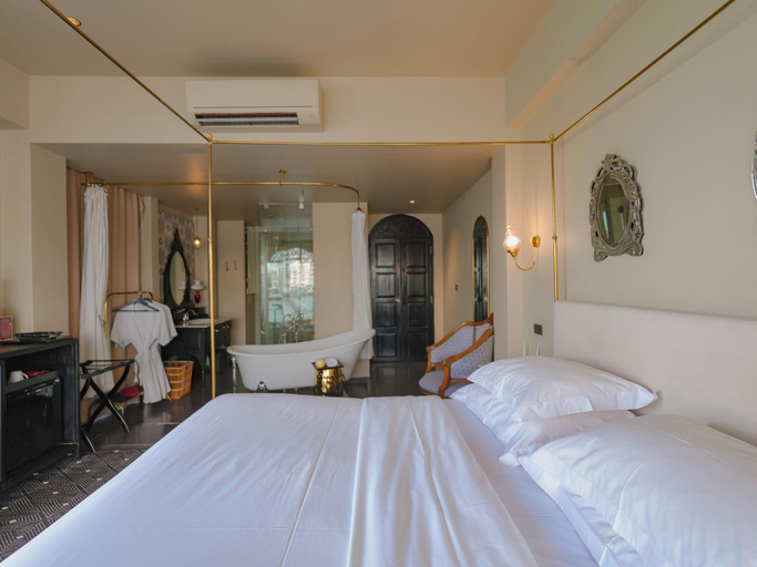 Bedroom 4, Amdaeng Bangkok Riverside Hotel, Khlong San