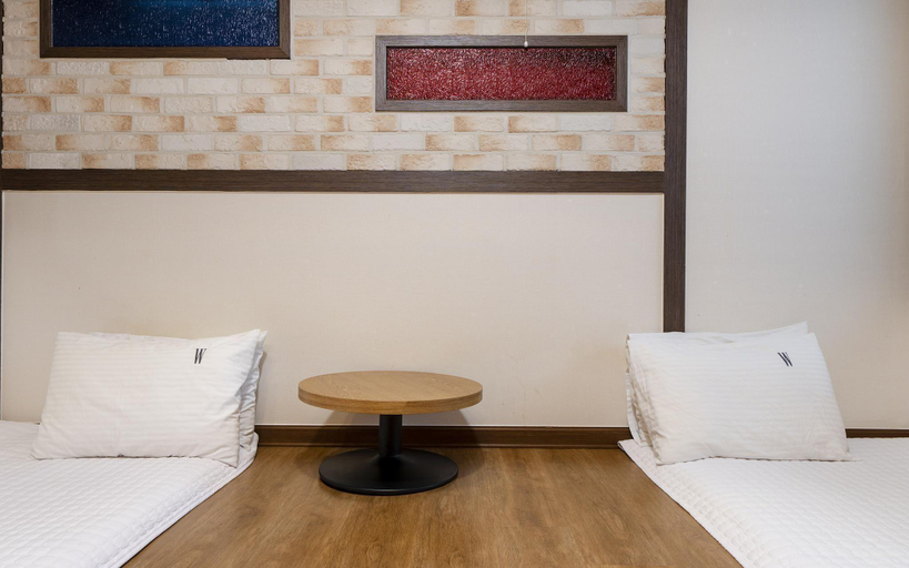 Bedroom 4, Tongyeong W, Tongyeong
