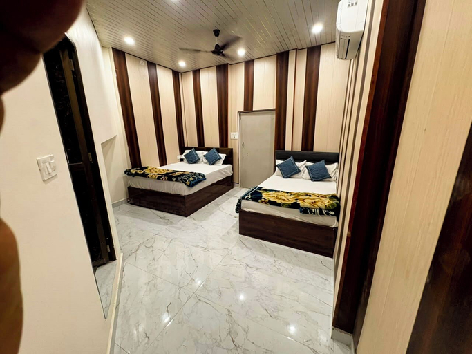 Room 5, Shree Shagun Palace, Faizabad