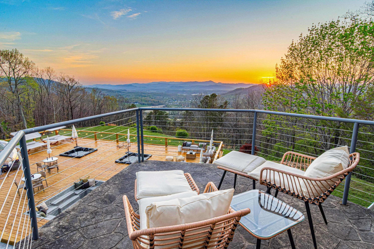 Room 3, 14k sq ft Mountaintop Estate - Private Golf Course, Henderson