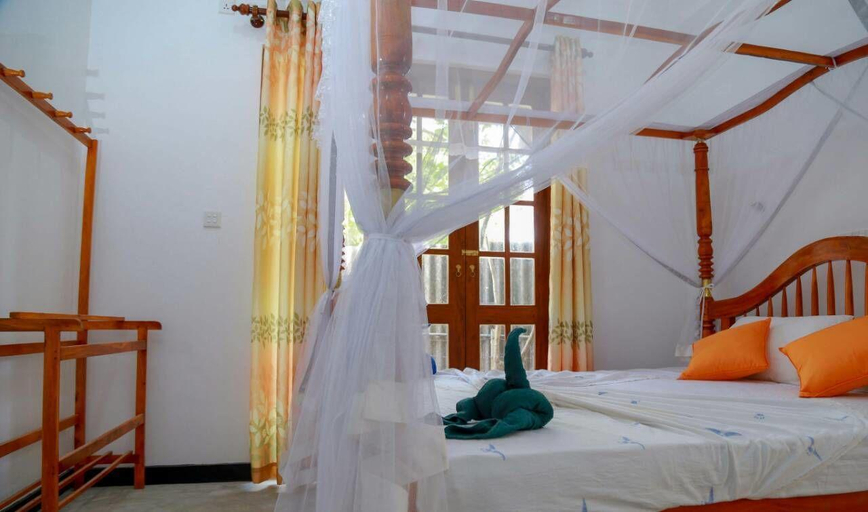 Bedroom 2, Cinnamon City, Hikkaduwa