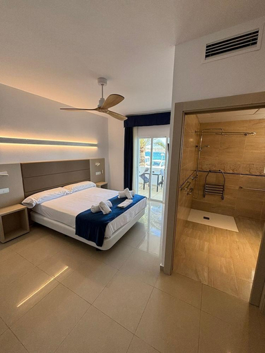 Bedroom 2, Hotel Roca Bella, Baleares
