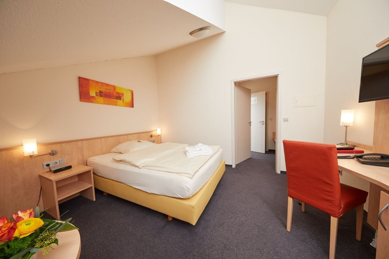 Bedroom 4, Hotel Filderland - Stuttgart Messe Airport, Esslingen
