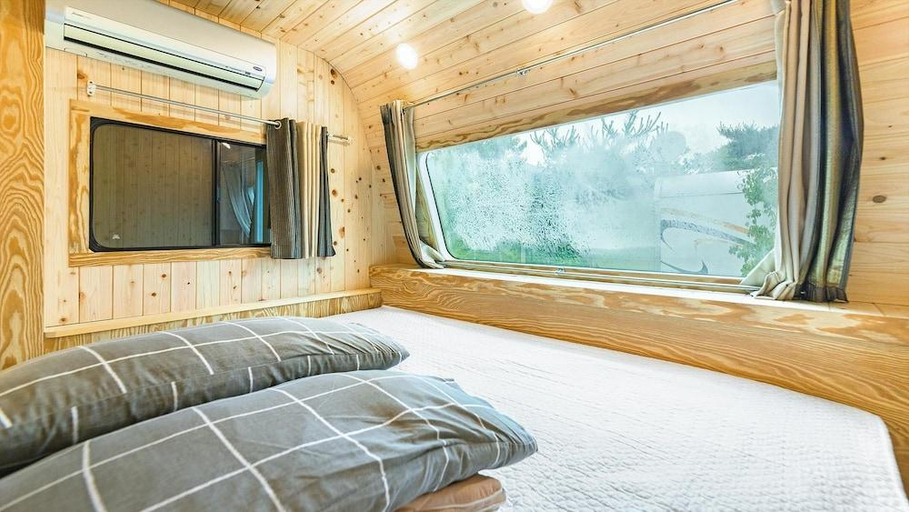 Bedroom 2, Gapeyong Donghwa Caravan, Gapyeong