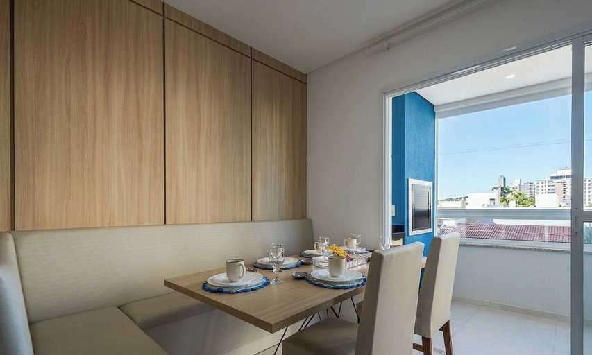 Dining 5, Apt w/ Balcony & BBQ 350m From the Sea Eim0301, Piçarras