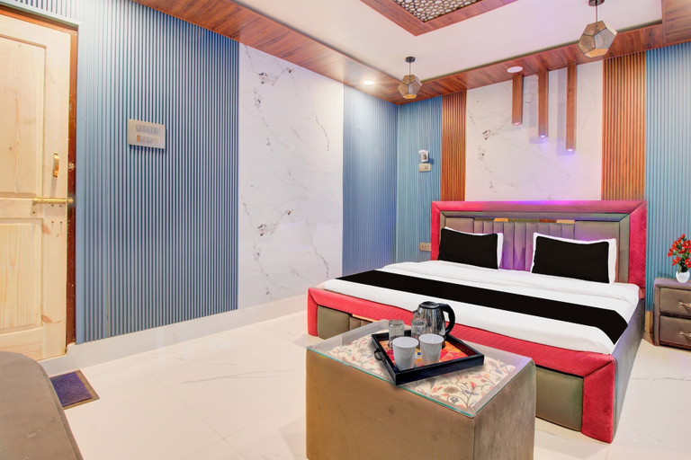 Room 5, Collection O Foreshore Road Srinagar, Srinagar
