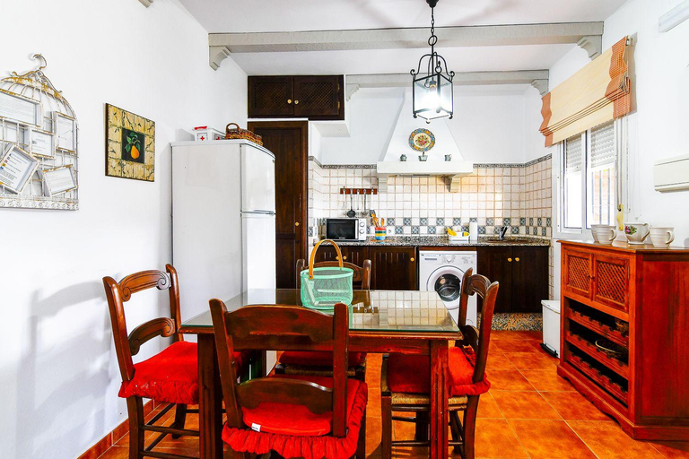 Food & Drinks 5, Villas Dehesa Roche Viejo, Cádiz