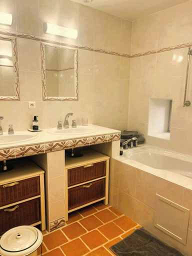 Bathroom 3, Logis Hôtel Le Boudoir, Dordogne