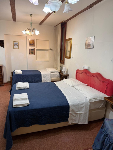 Bedroom 4, ALLOGGI ALLA SCALA, Venezia