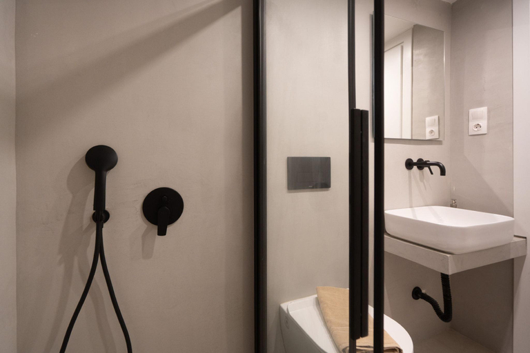 5, LIV - Deluxe 2BD Apartment in Athens, Attica