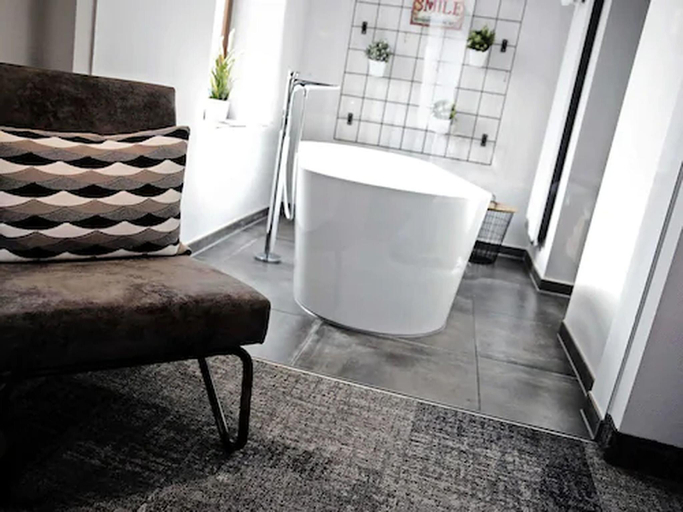 Others 4, Alexxanders Hotel & Boardinghouse, Restaurant, Chemnitz