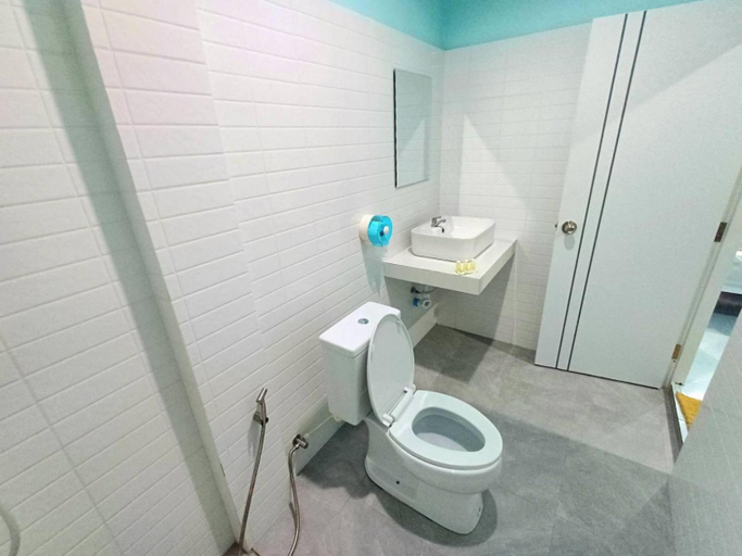 Bathroom 3, Koh Tao Townhouse, Ko Phangan