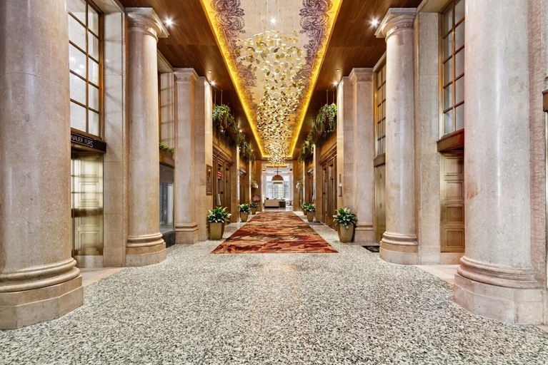 Hallway 4, CozySuites - Sky Central, Cincinnati