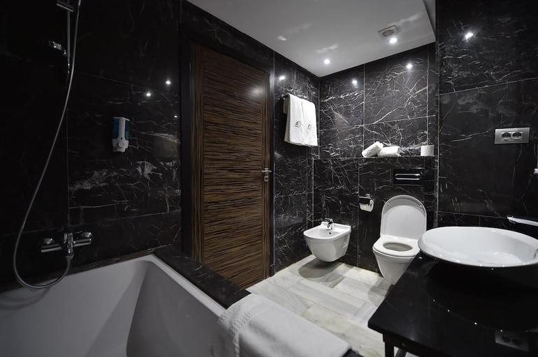 Bathroom 3, Le Yacht Suites Hotel, Casablanca