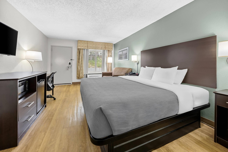 Bedroom 3, Quality Inn at Albany Mall, Dougherty