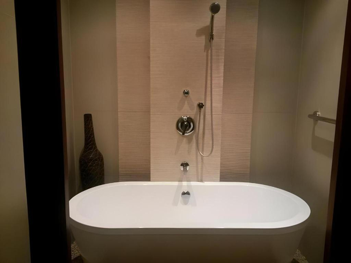 Bathroom 4, People's Hotel, Iloilo City