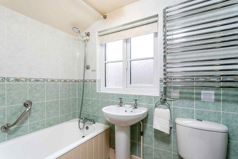 Bathroom 2, Character Farm Cottages, Dorset