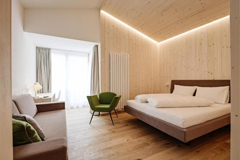 Bedroom 3, Hotel Gertraud, Bolzano