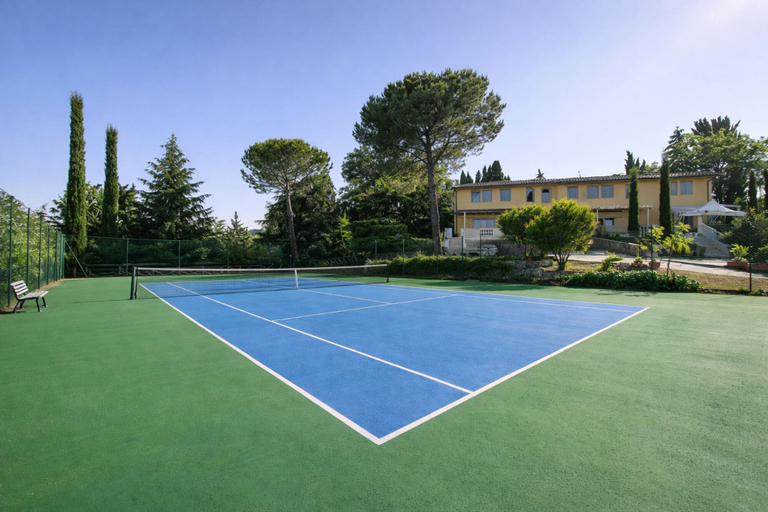 Tennis court 2, Country Lodge, Siena