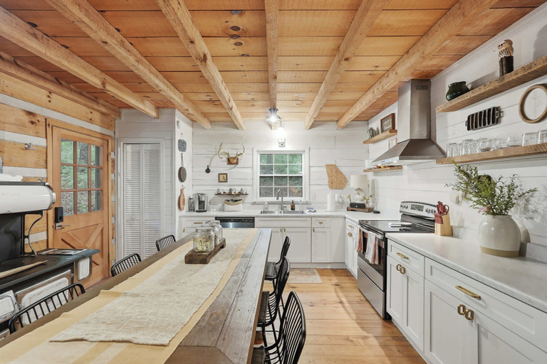 Private kitchen 2, Peace of Aska - Hot Tub, Fannin