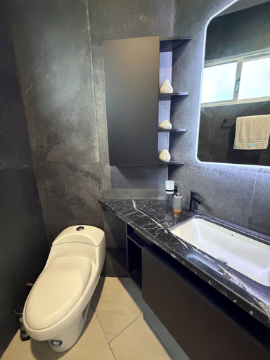 Bathroom 4, Katarma Deluxe Apartments, San Cristóbal