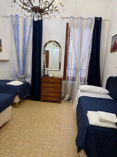 Bedroom 5, ALLOGGI ALLA SCALA, Venezia