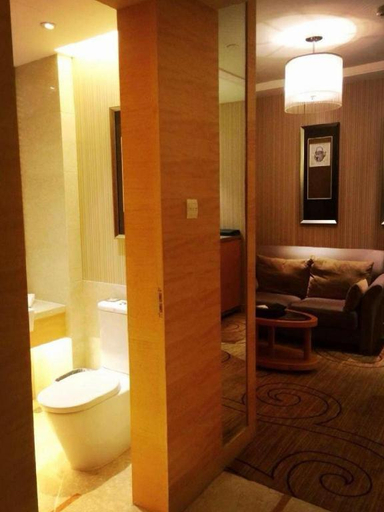 Others 5, XinHua JianGuo Hotel, Jiujiang