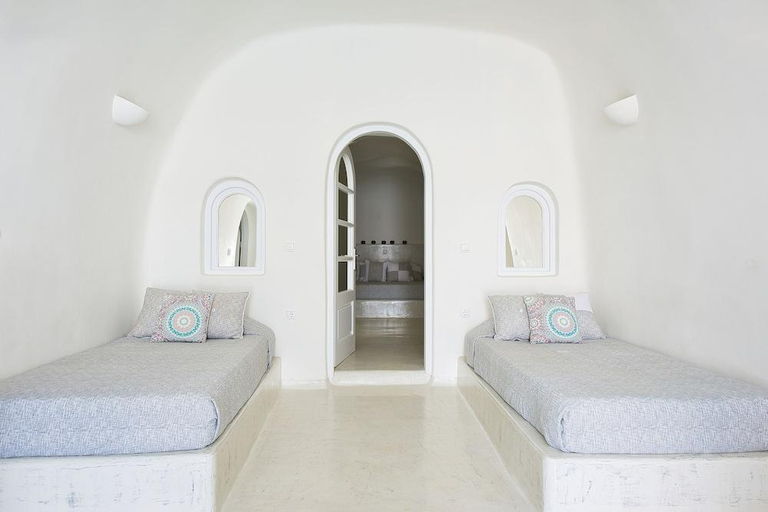Bedroom 3, Cally Cave House, South Aegean