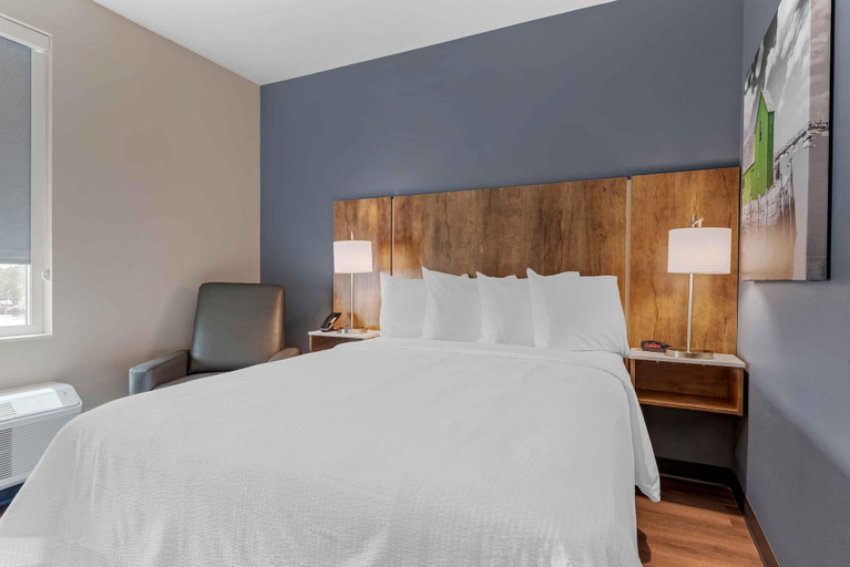 Bedroom 3, Extended Stay America Select Suites - Charlotte - University Place, Mecklenburg