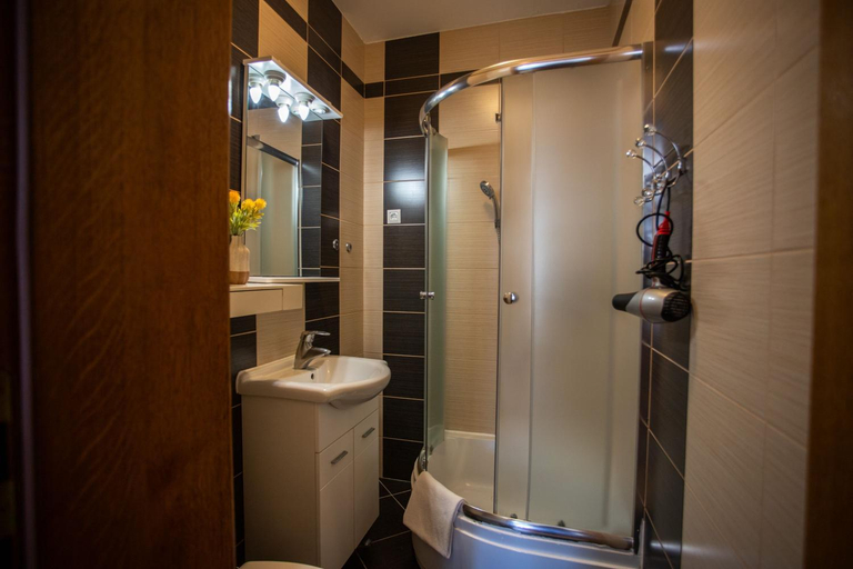 Shower 2, Vrsar Sea Breeze Apartments, Vrsar