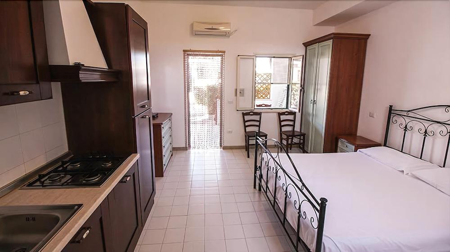 Bedroom 3, Villaggio Club Degli Ulivi, Foggia