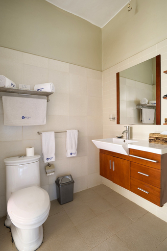 Bathroom 4, Metropole Hotel, Kampala