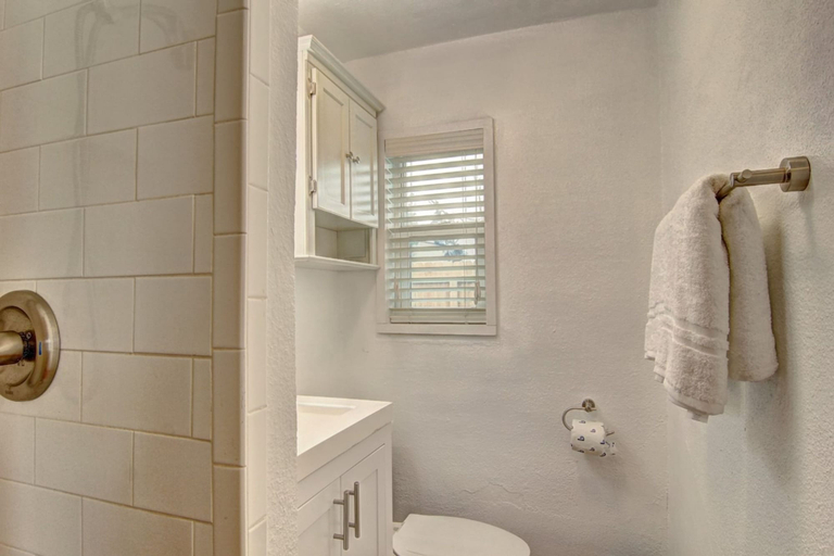 Room 2, Siesta Villa Private Patio Dog Friendly Cottage, Nueces