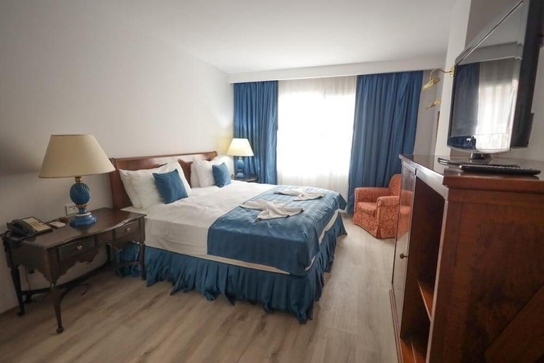 Bedroom 2, Altinoluk Otel, Edremit