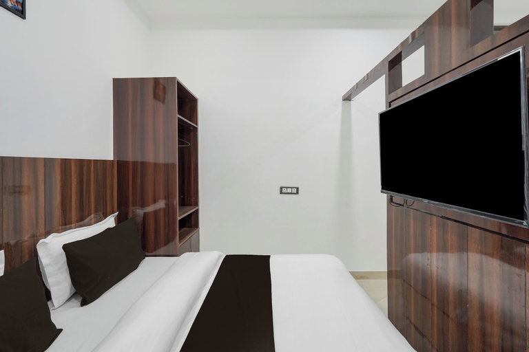 Room 2, Super Collection O Banaras Railway, Varanasi